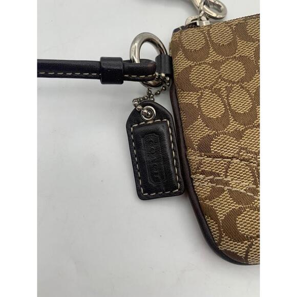 Coach Wristlet - Picture 3 of 4